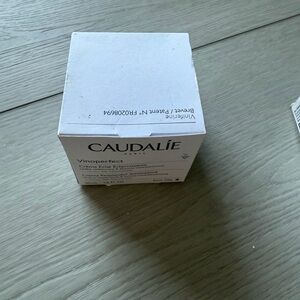 Caudalie Vinoperfect Moisturizer - White Box